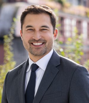 A headshot of Chandler H Udo a mesothelioma lawyer and asbestos exposure attorney at Oslund Udo Little